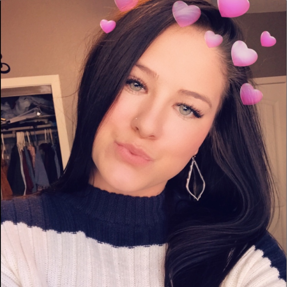 Meet your Posher, Kayla